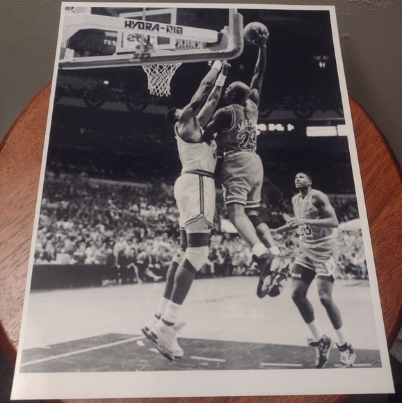 MICHAEL JORDAN DUNKS💥ON EWING  8.5x11 REPRINT 3 POSTER GLOSSY B/W BUNDLE SET!🔥 - Picture 2 of 16